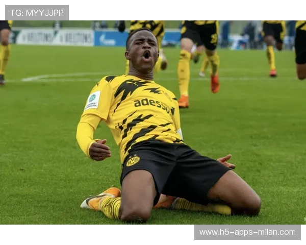 多特青春风暴席卷欧冠！穆科科成最大惊喜