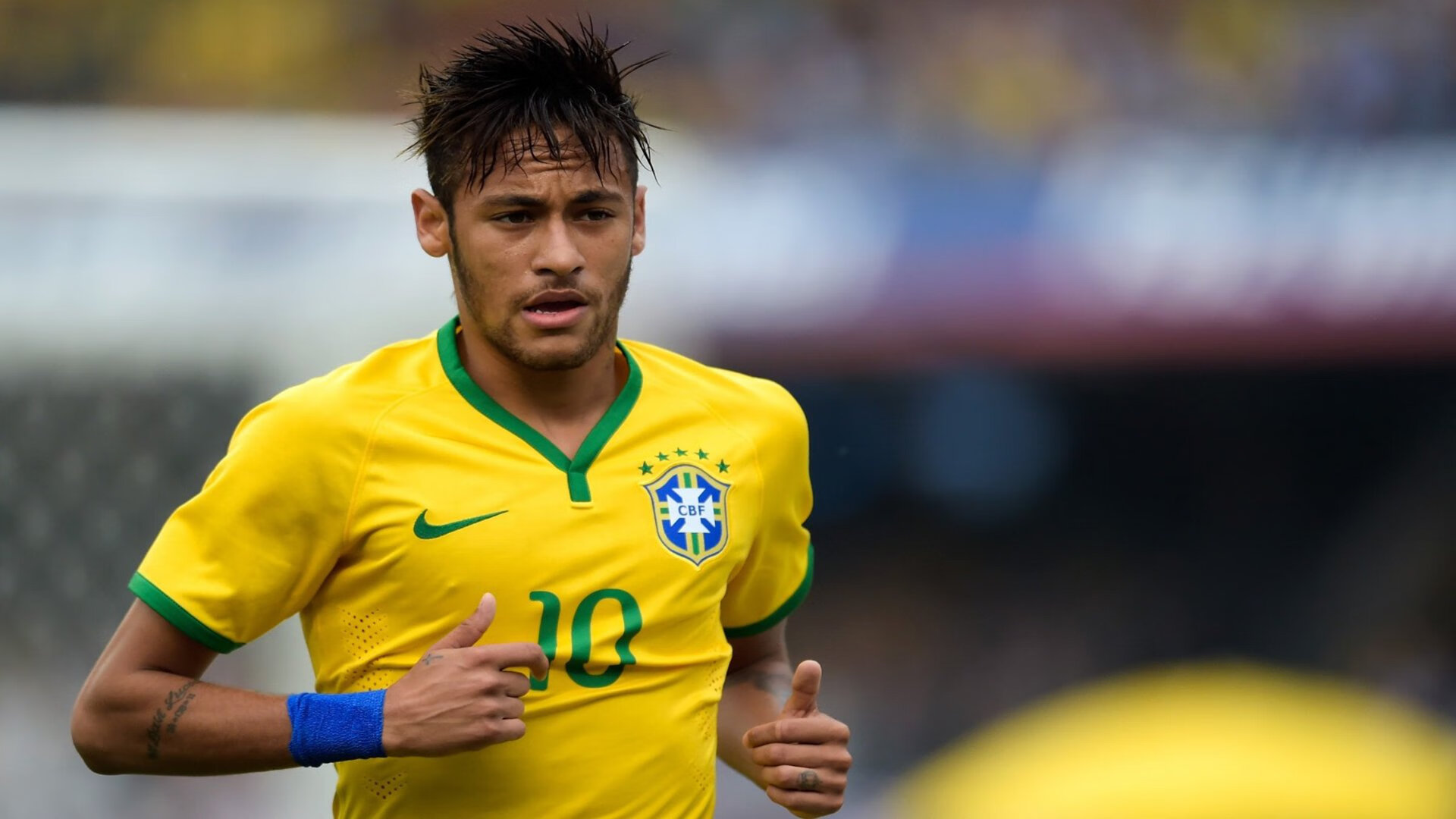 “胡利安·门德斯的全能进攻，帮助阿根廷美洲狮队登上世界巅峰”